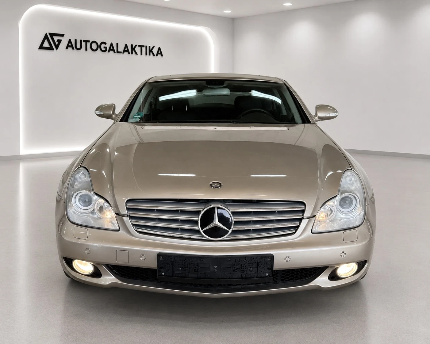 Mercedes-Benz CLS 350 * Всички екстри* Сервизна История* Поръчков, снимка 2 - Автомобили и джипове - 55781141