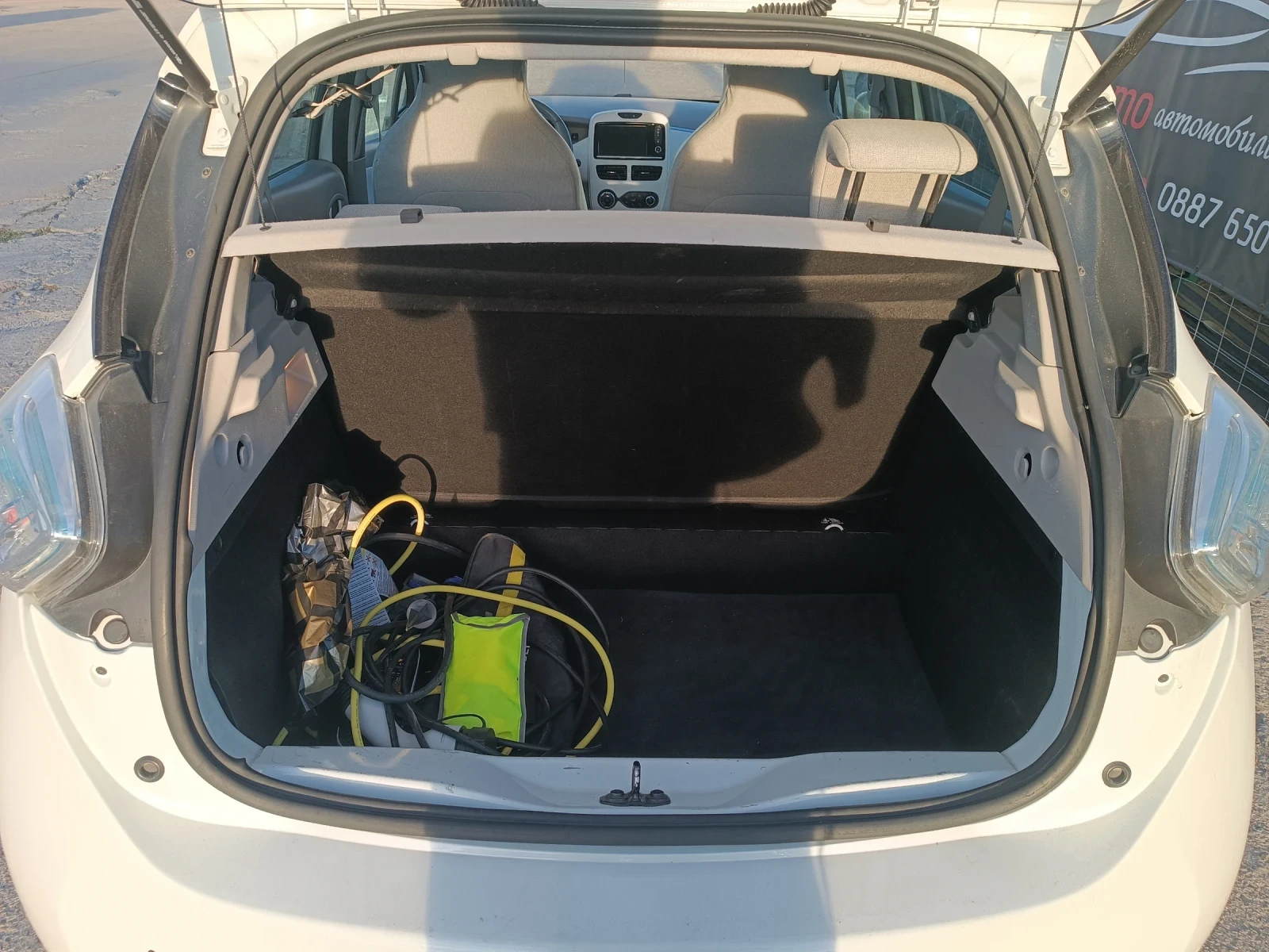 Renault Zoe INTENS, ПЕРФЕКТНО, ЛИЗИНГ , снимка 5 - Автомобили и джипове - 56012372