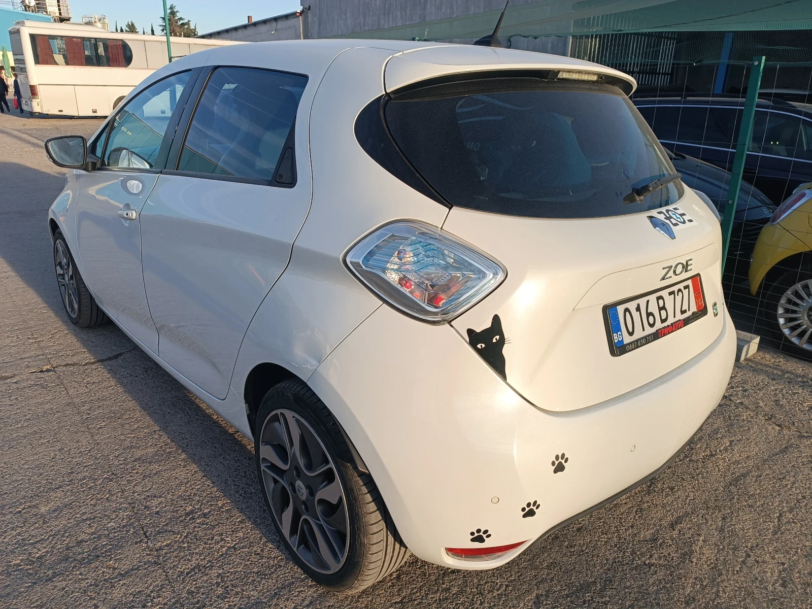 Renault Zoe INTENS, ПЕРФЕКТНО, ЛИЗИНГ , снимка 3 - Автомобили и джипове - 56012372