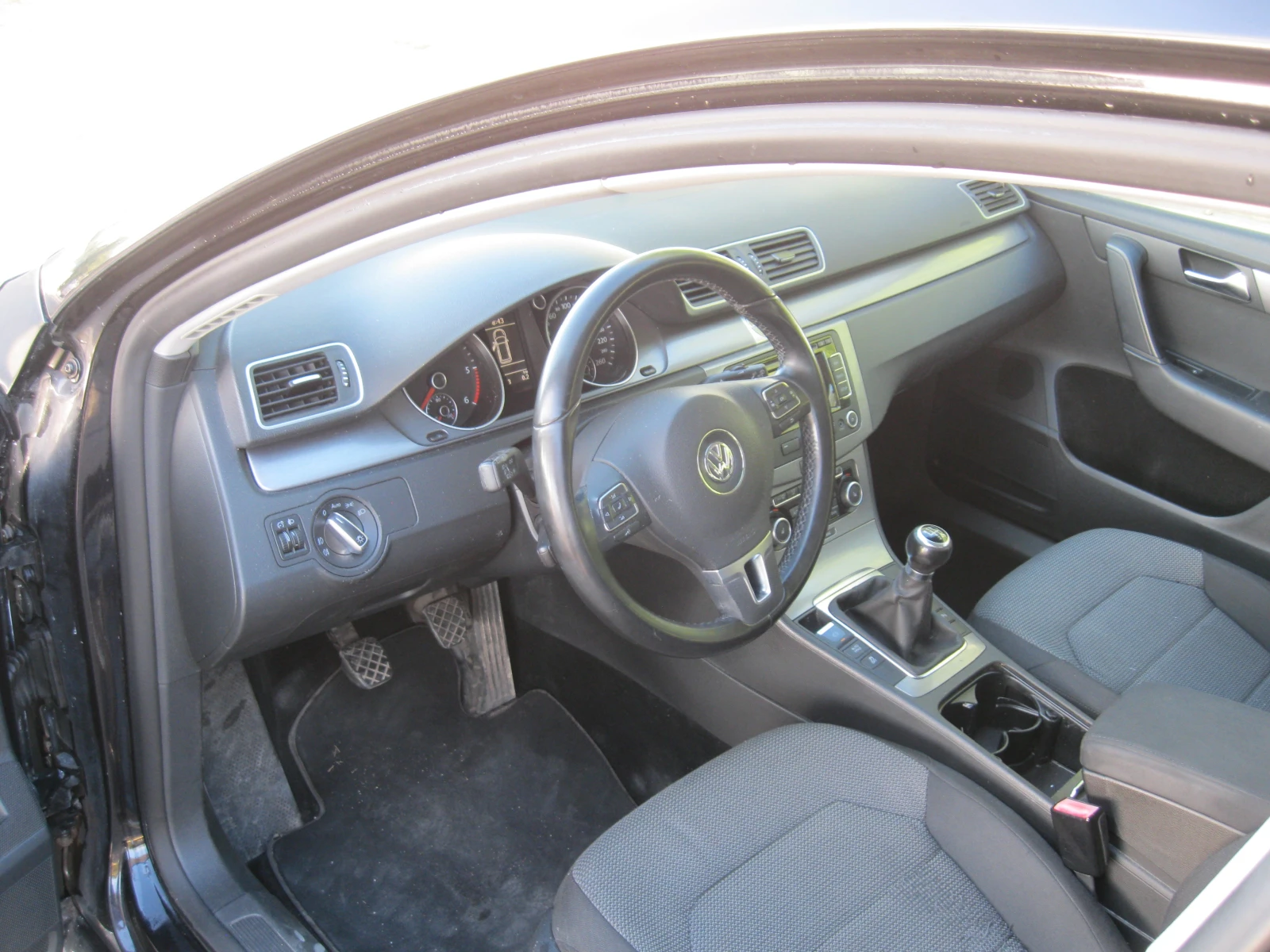 VW Passat 2.0l -140 ks, снимка 10 - Автомобили и джипове - 56073502