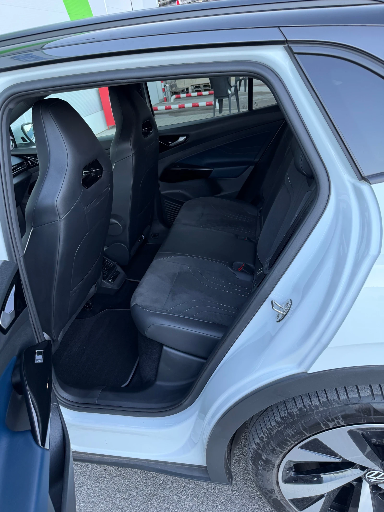 VW ID.4 GTX Термопомпа, снимка 10 - Автомобили и джипове - 56106359