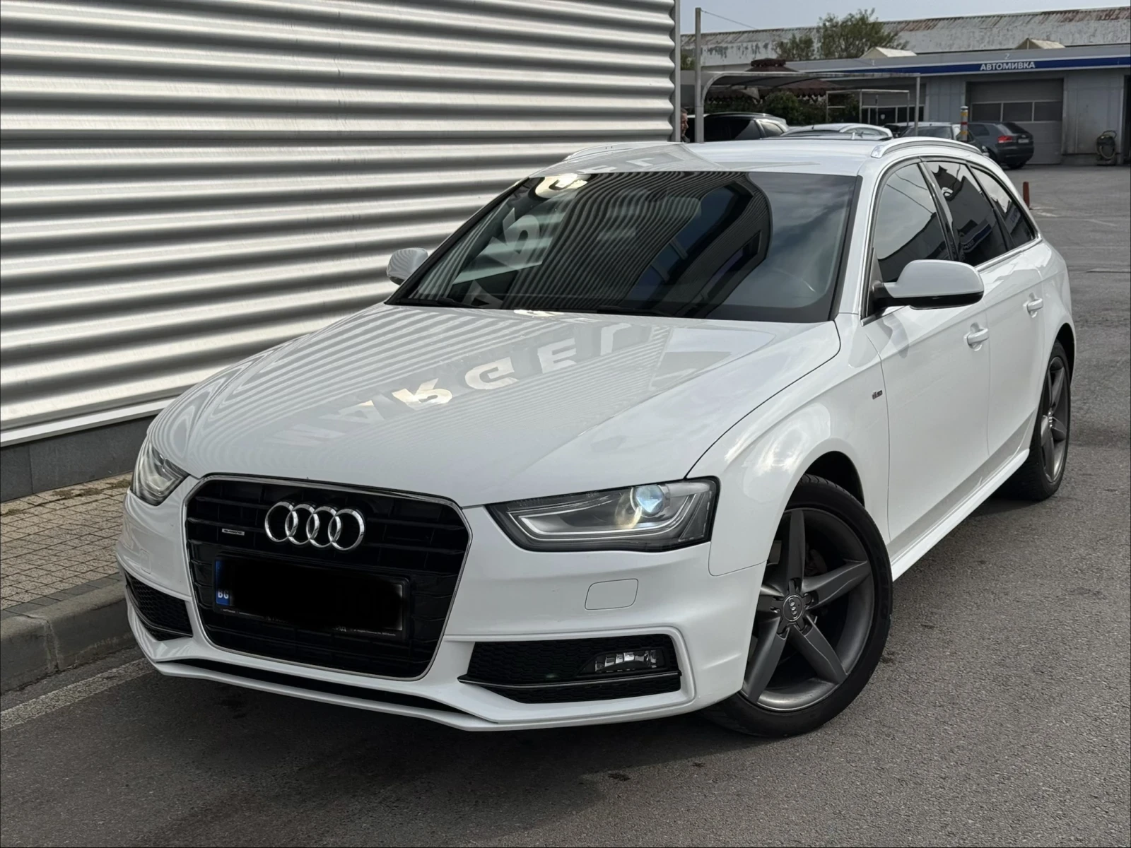 Audi A4 2.0TDI+ S-tronic+ S-line+ BiXenon+ Navi
