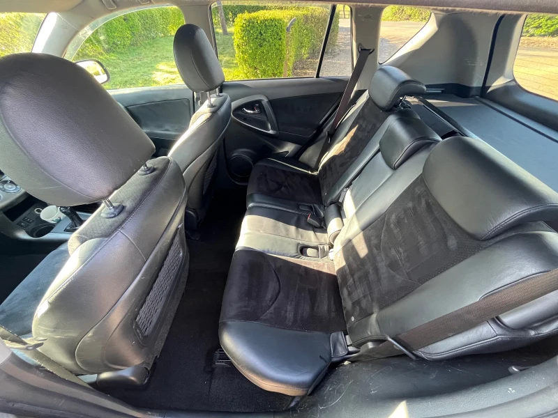 Toyota Rav4 2.2 D4-D, AWD, 4x4, снимка 11 - Автомобили и джипове - 52533079