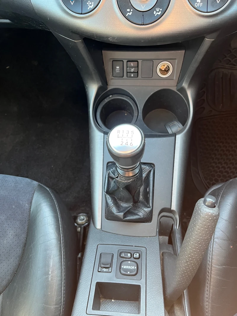Toyota Rav4 2.2 D4-D, AWD, 4x4, снимка 16 - Автомобили и джипове - 52533079
