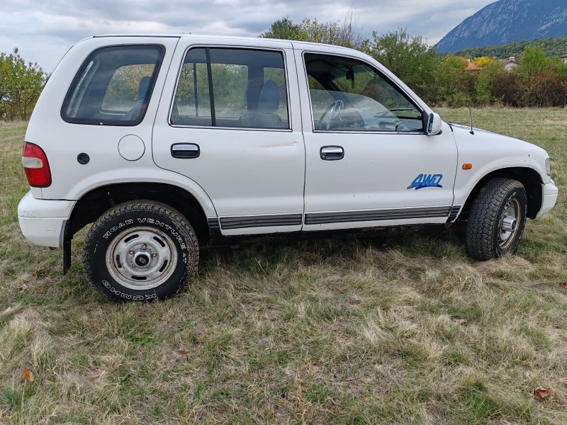 Kia Sportage 2.0, снимка 4 - Автомобили и джипове - 52437984