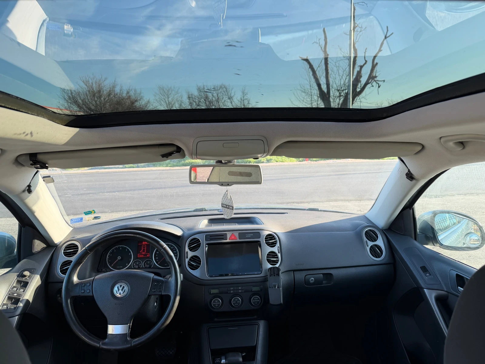 VW Tiguan 2.0 TSI Gaz/Benzin 200к.с. 4x4 Автомат/Камера, снимка 8 - Автомобили и джипове - 53804656