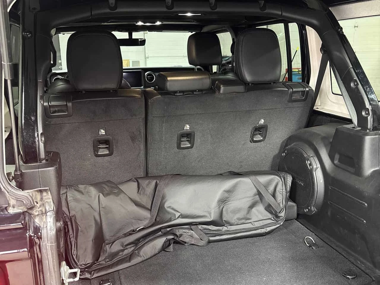 Jeep Wrangler * Unlimited Sahara * ПОДГРЕВ * ПРЕДСТАВИТЕЛСТВО , снимка 14 - Автомобили и джипове - 53874028