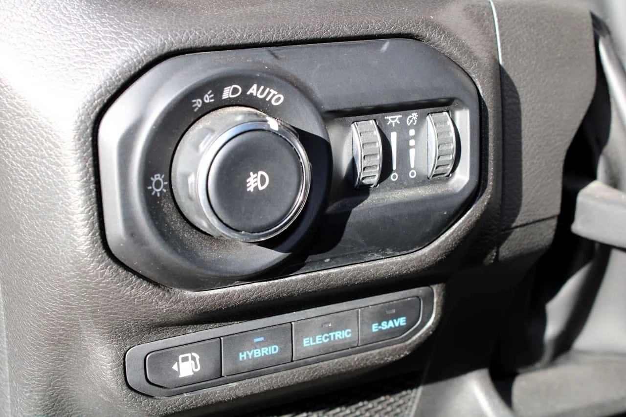 Jeep Wrangler * Unlimited Sahara * ПОДГРЕВ * ПРЕДСТАВИТЕЛСТВО , снимка 12 - Автомобили и джипове - 53874028