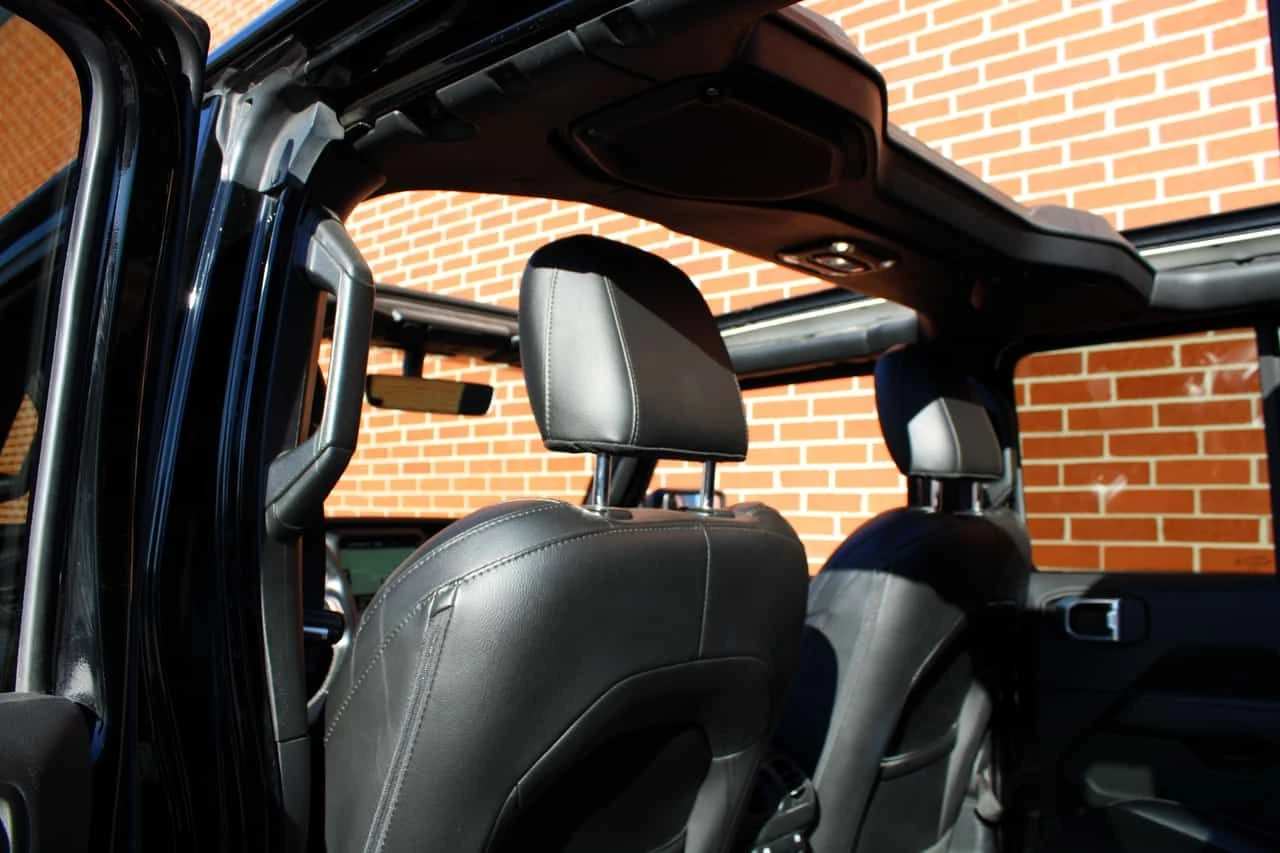 Jeep Wrangler * Unlimited Sahara * ПОДГРЕВ * ПРЕДСТАВИТЕЛСТВО , снимка 16 - Автомобили и джипове - 53874028