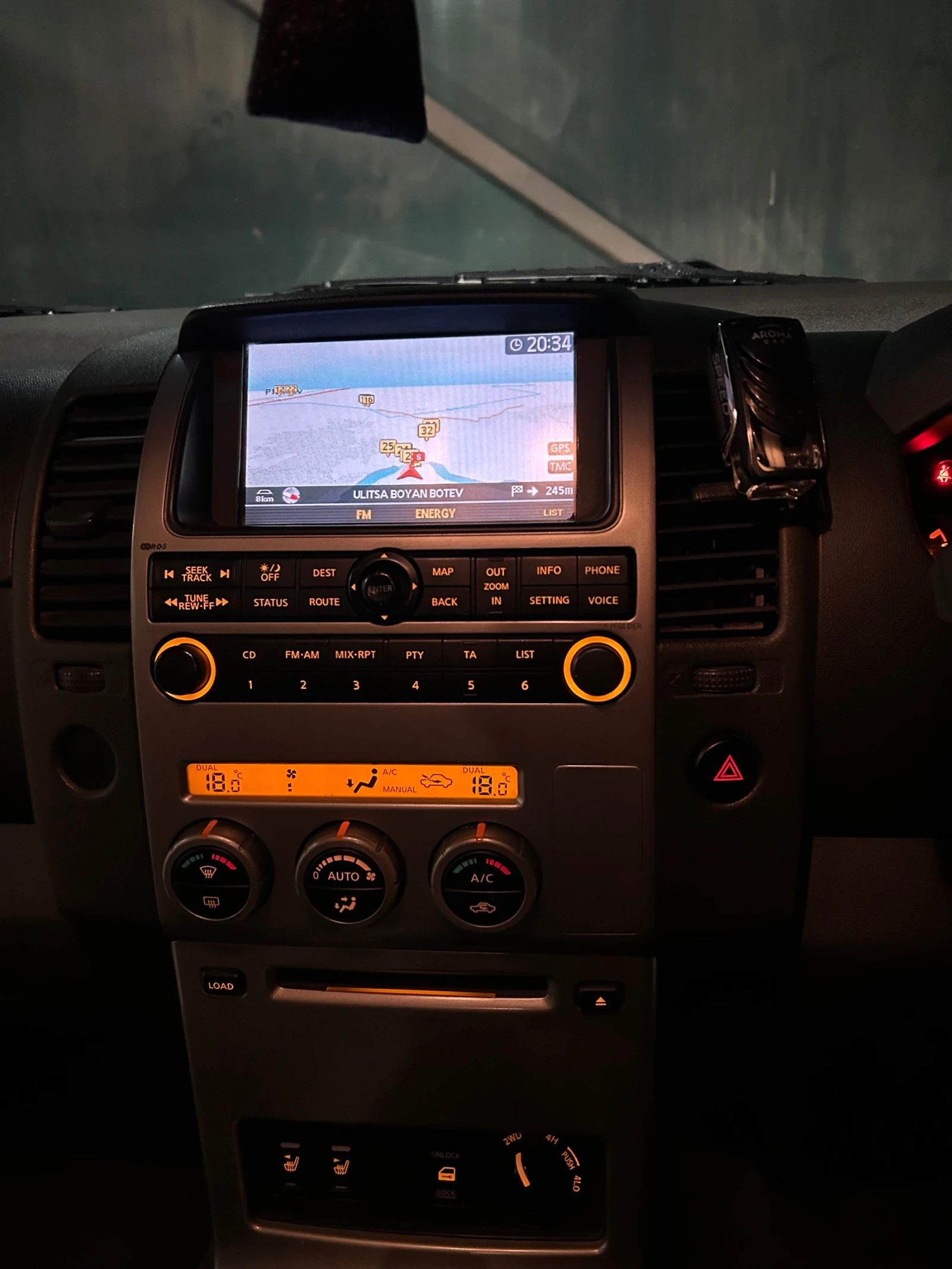 Nissan Navara 2.5 dCi 171 к.с. (126 kW, D40), снимка 8 - Автомобили и джипове - 53944020