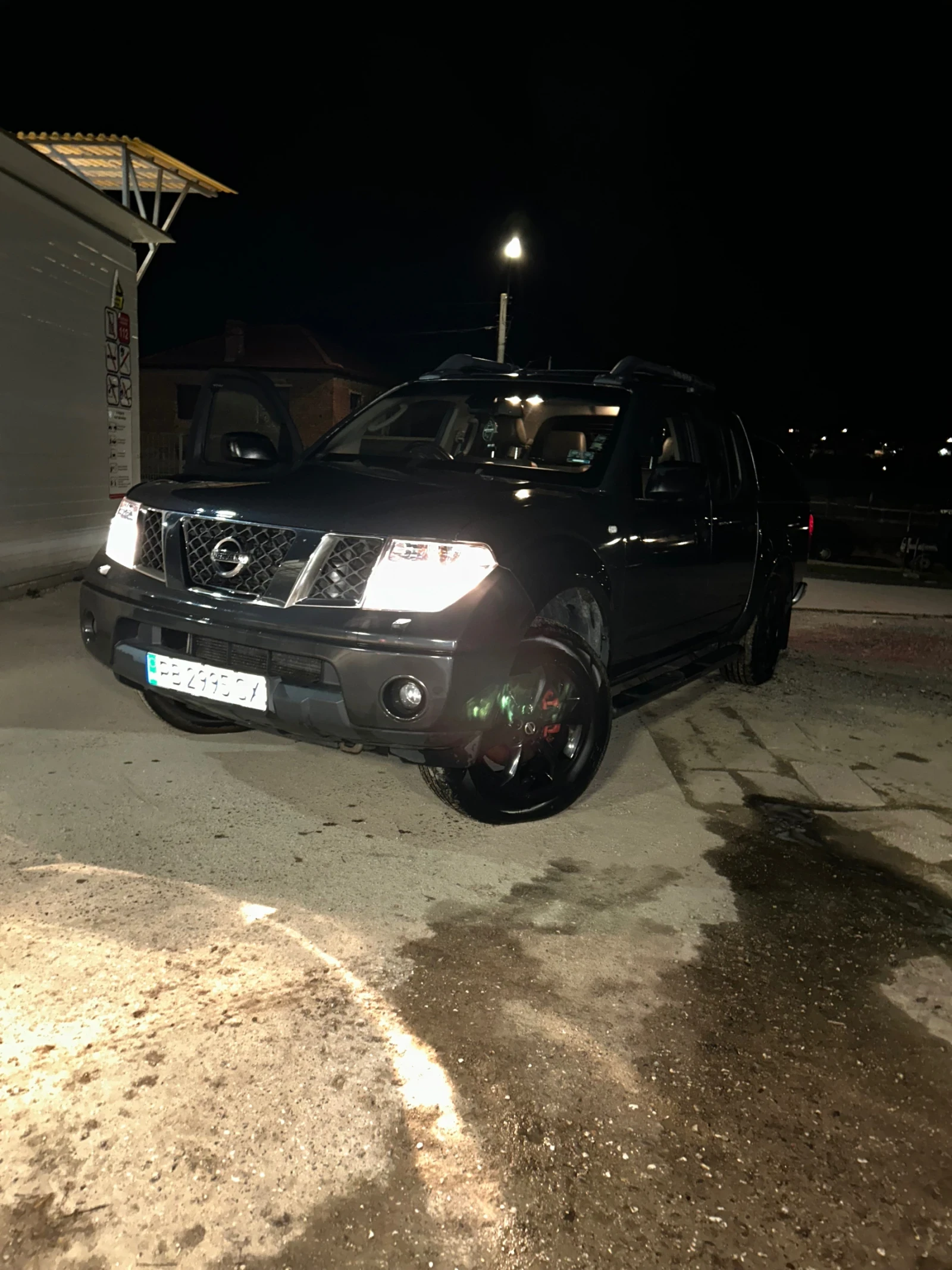Nissan Navara 2.5 dCi 171 к.с. (126 kW, D40)