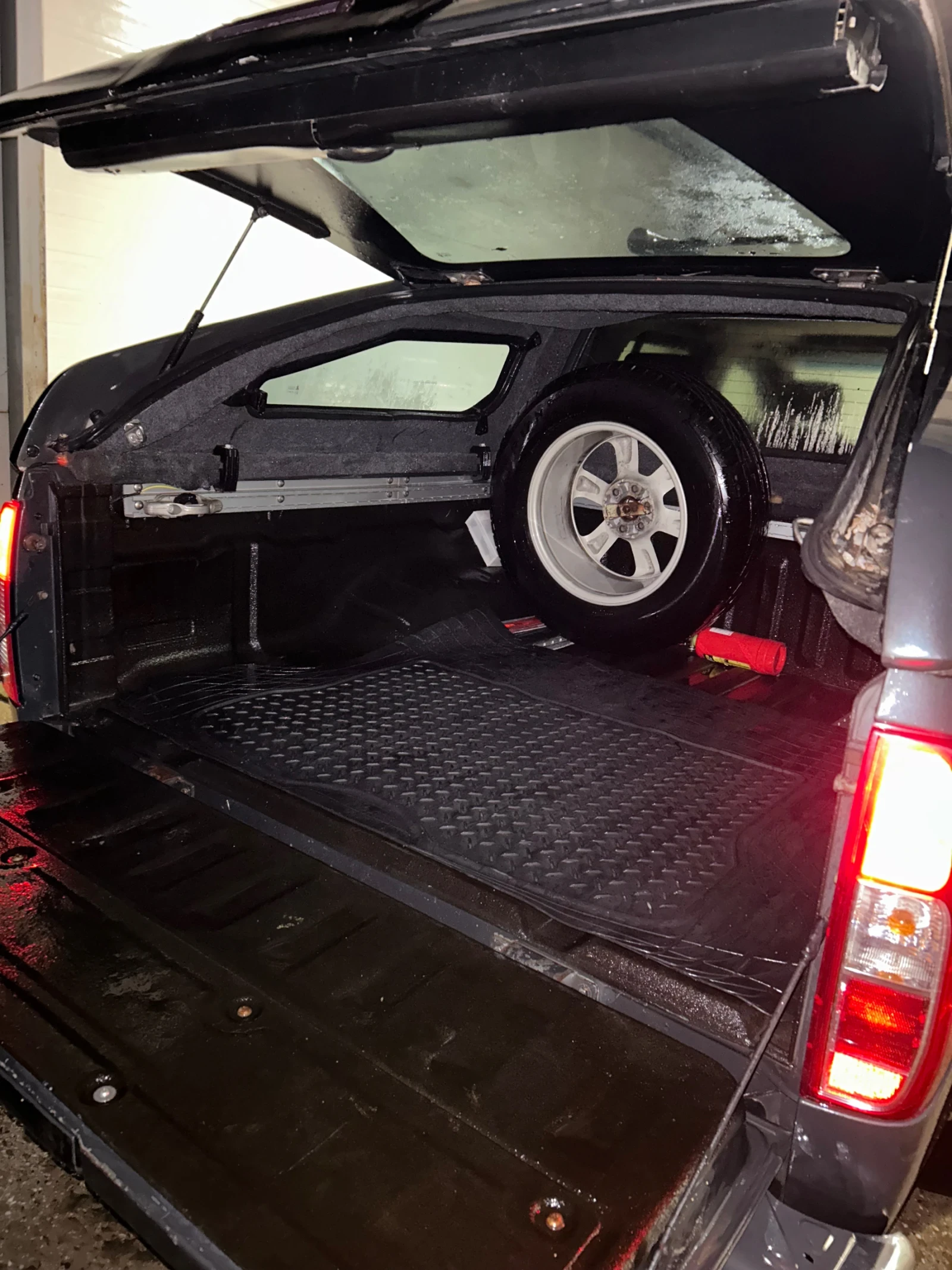 Nissan Navara 2.5 dCi 171 к.с. (126 kW, D40), снимка 4 - Автомобили и джипове - 53944020