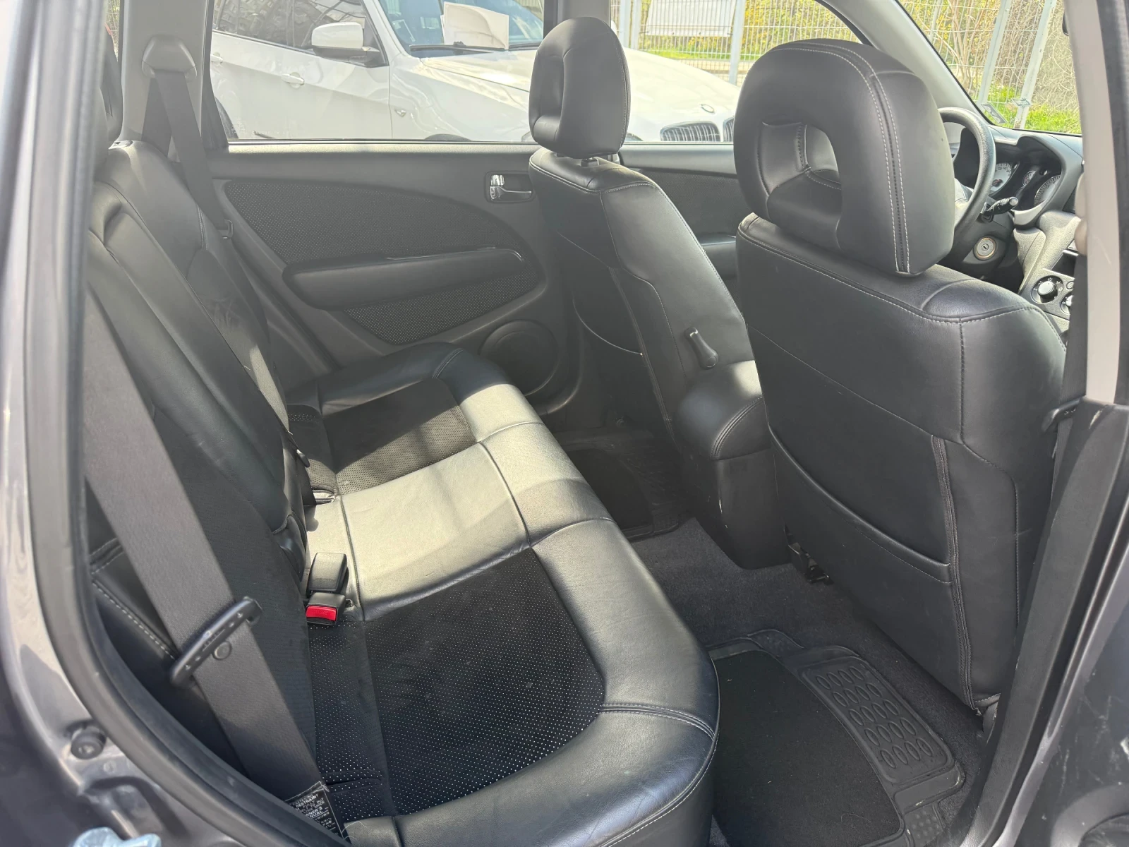 Mitsubishi Outlander 2.0T 4x4 �� �������� / 100000��/ | Mobile.bg � ����������� 10