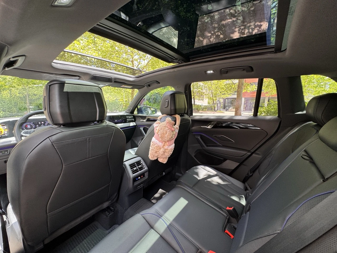 VW Tiguan R-Line Plus, снимка 6 - Автомобили и джипове - 54668757