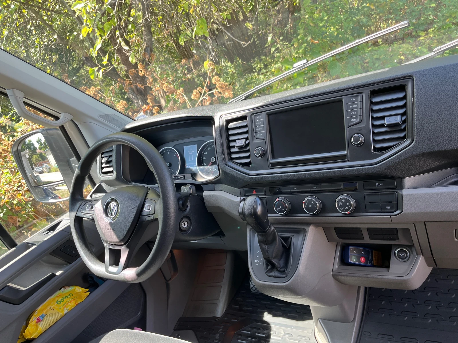 VW Crafter 2.0 TDI, снимка 9 - Бусове и автобуси - 52888395