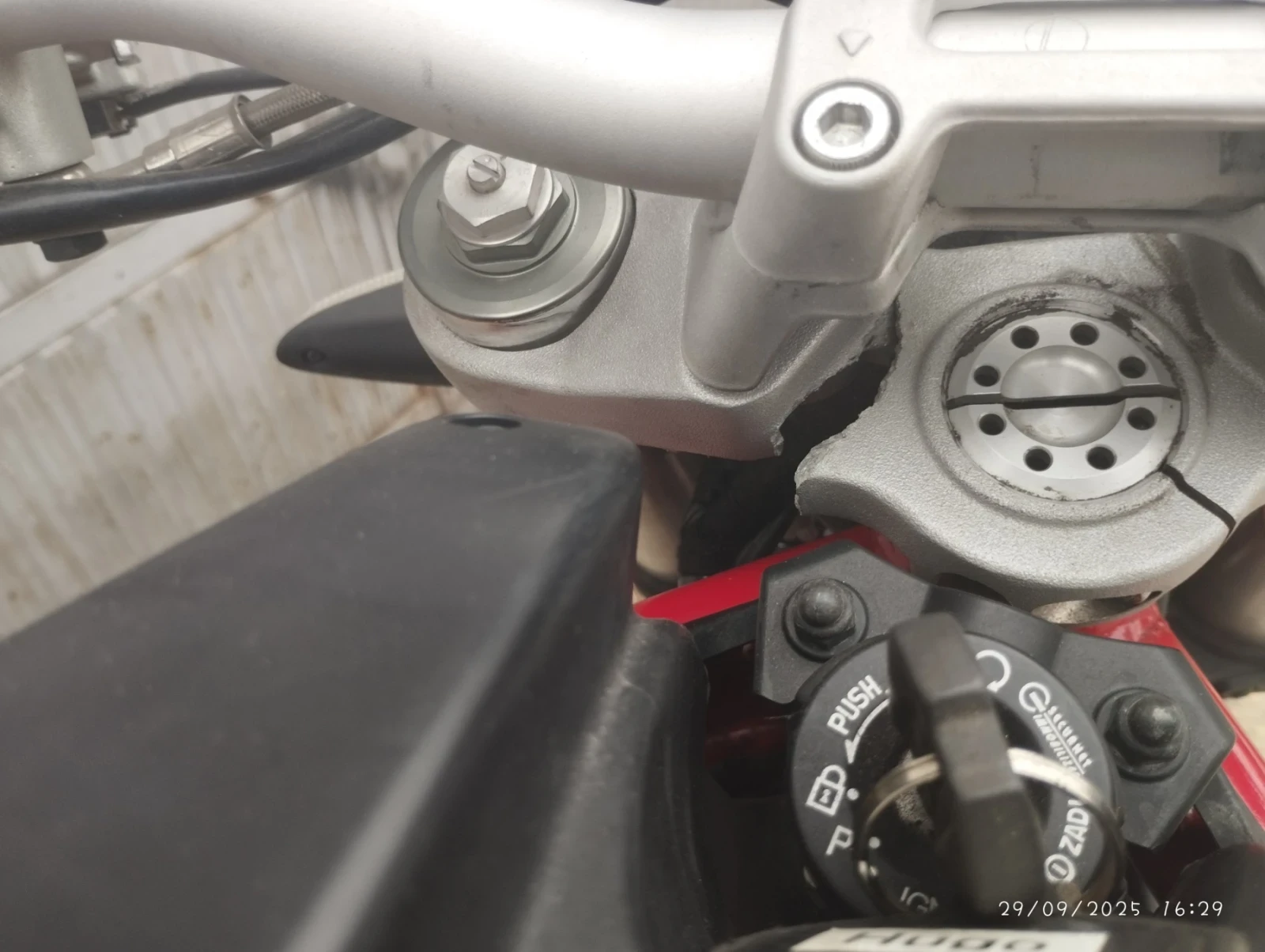 Ducati Monster 1100 S - изображение 10