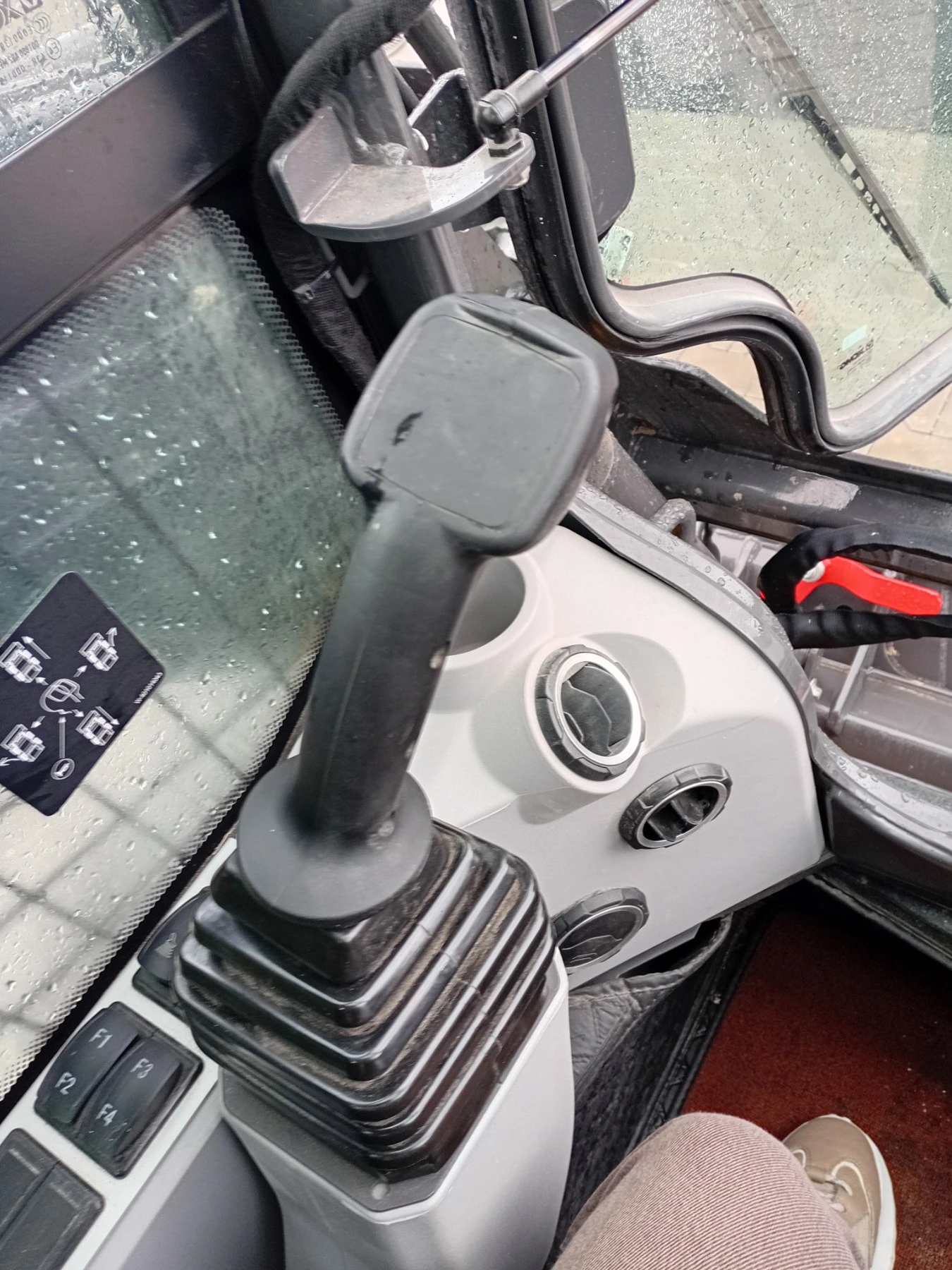 Мини челни товарачи Друга XCMG XC7-SR07B, снимка 12 - Индустриална техника - 54147561