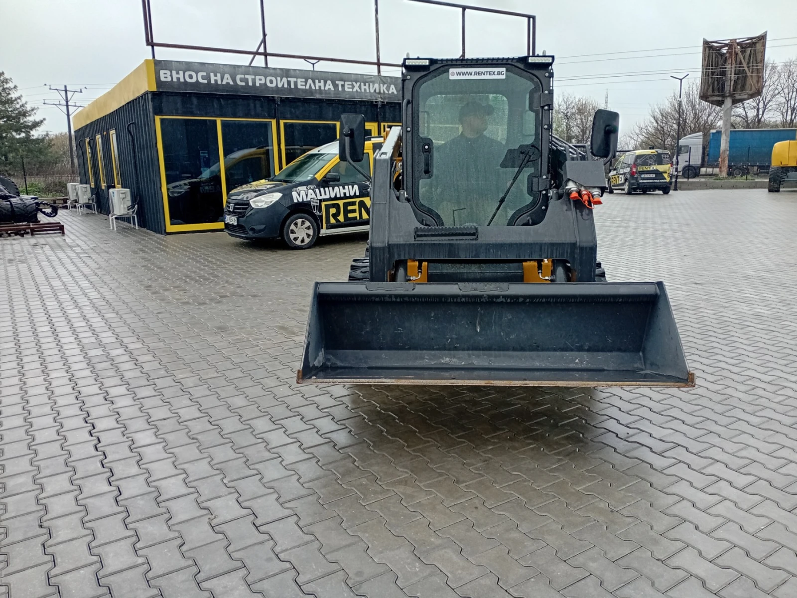 Мини челни товарачи Друга XCMG XC7-SR07B, снимка 8 - Индустриална техника - 54147561