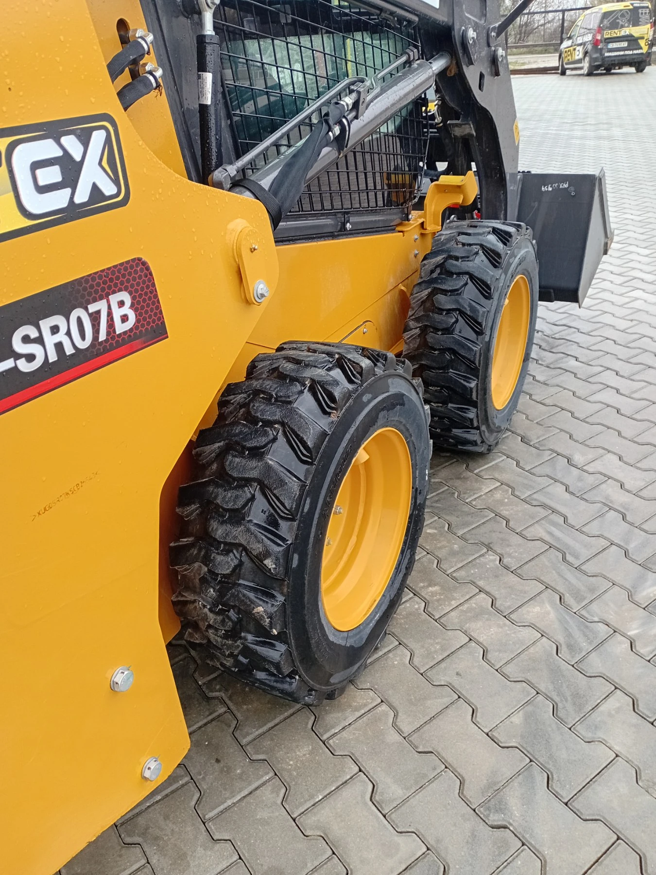 Мини челни товарачи Друга XCMG XC7-SR07B, снимка 13 - Индустриална техника - 54147561