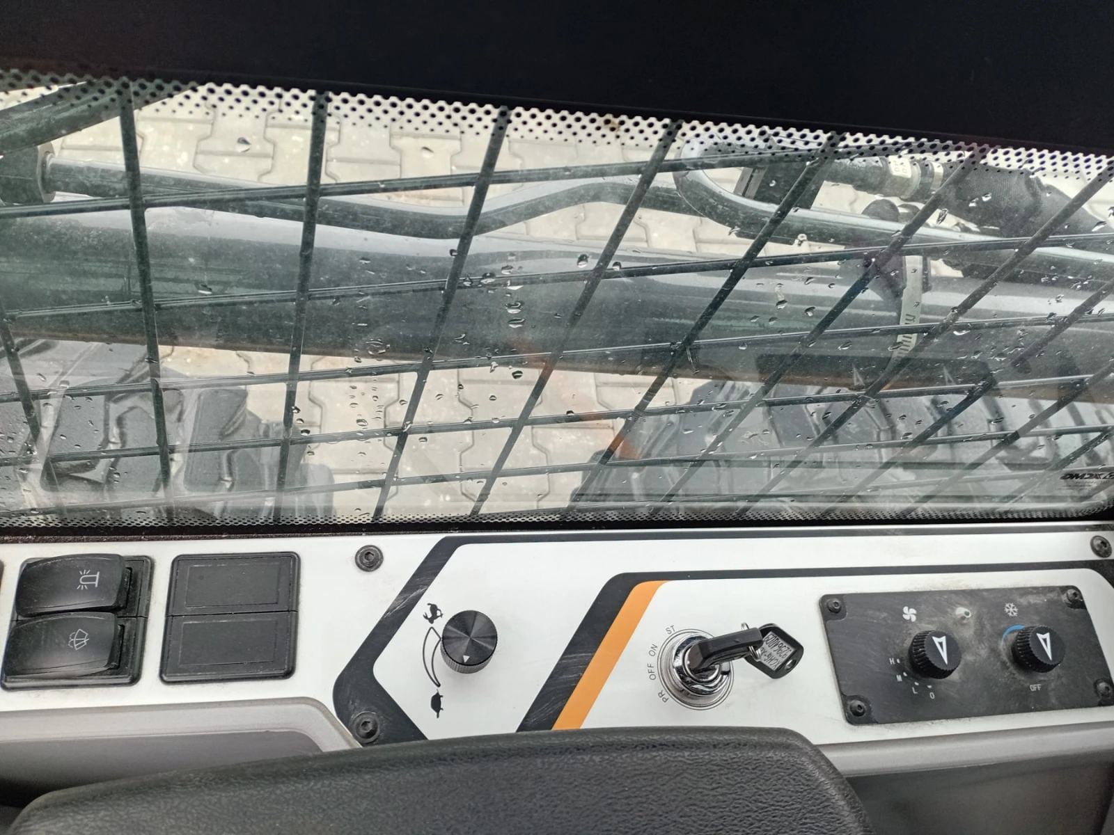 Мини челни товарачи Друга XCMG XC7-SR07B, снимка 11 - Индустриална техника - 54147561