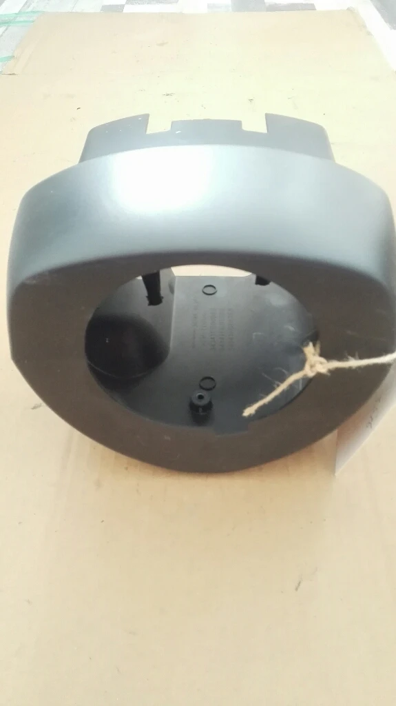 пластмаса около волан Субару Форестър (8)