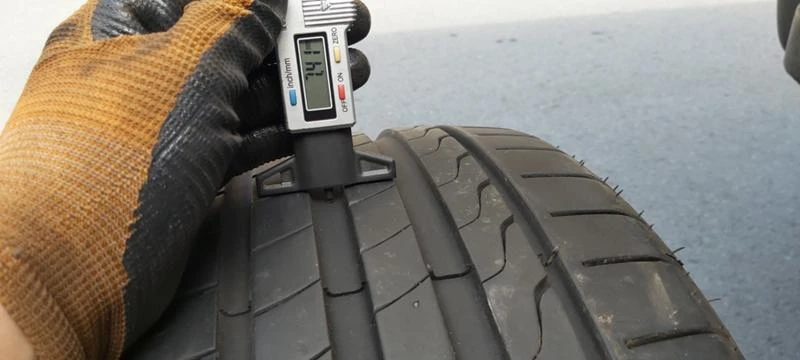 Гуми Летни 235/40R18, снимка 3 - Гуми и джанти - 29864606