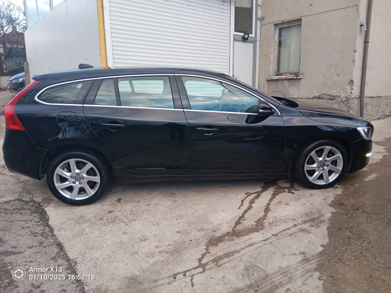 Volvo V60 D3, снимка 6 - Автомобили и джипове - 48822141