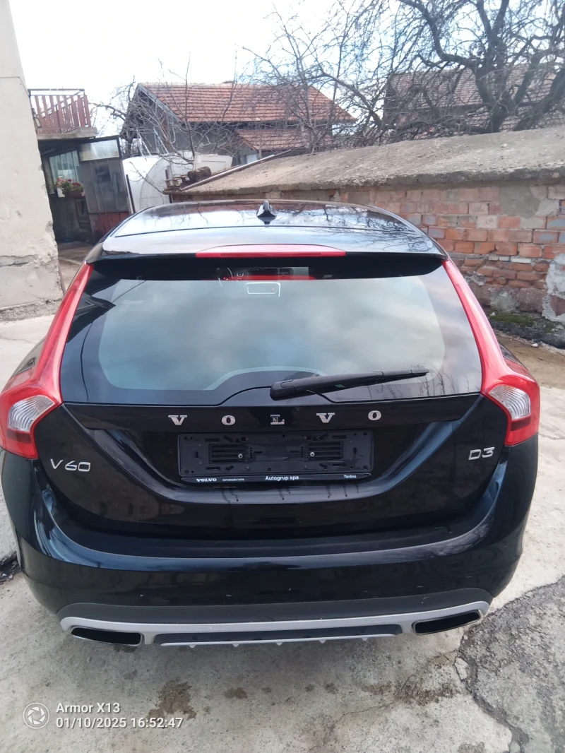 Volvo V60 D3, снимка 4 - Автомобили и джипове - 48822141