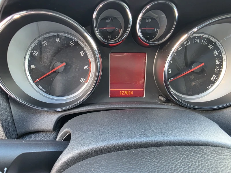 Opel Astra 1.4i 140к.c Turbo, снимка 13 - Автомобили и джипове - 52019782