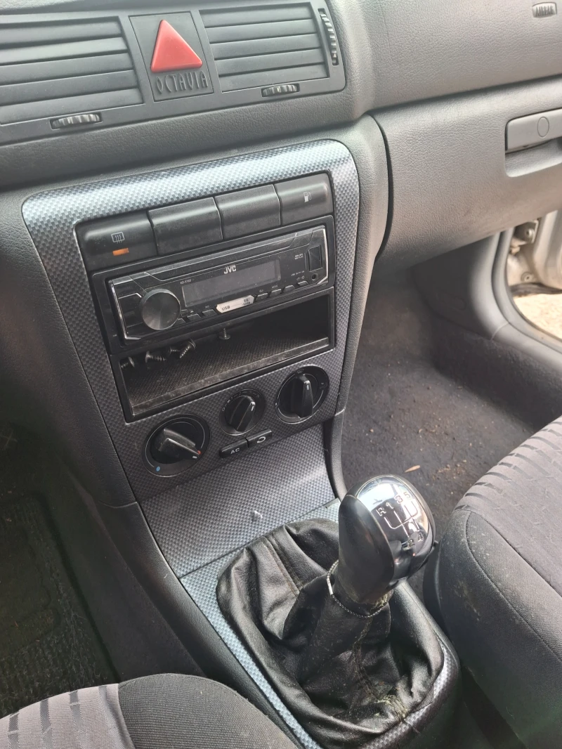 Skoda Octavia 1.9tdi, снимка 9 - Автомобили и джипове - 52638001