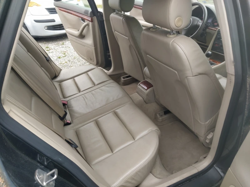 Audi A4 2, 5 tdi, снимка 12 - Автомобили и джипове - 52772151