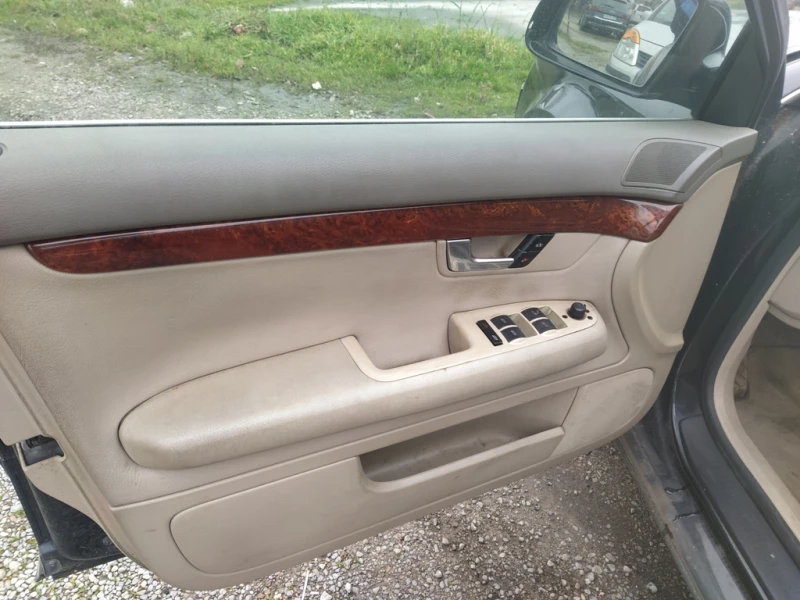 Audi A4 2, 5 tdi, снимка 10 - Автомобили и джипове - 52772151