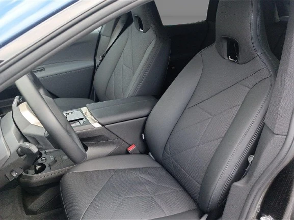 BMW iX xDrive40 = Sport Package = Sky Lounge Гаранция - изображение 6