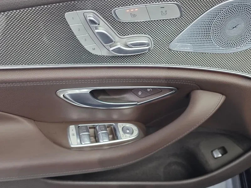 Mercedes-Benz CLS 300 AMG LINE, снимка 14 - Автомобили и джипове - 55704001