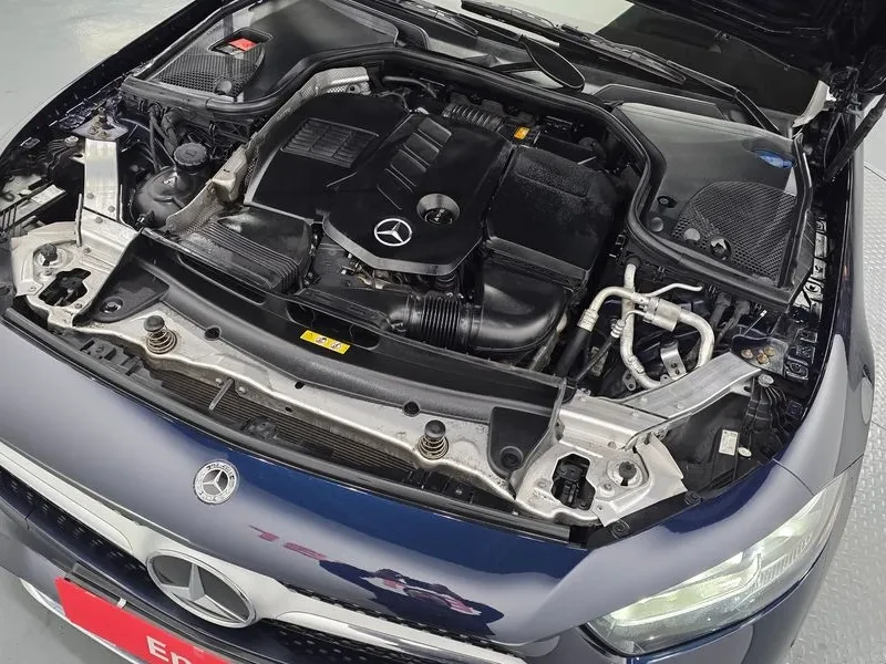 Mercedes-Benz CLS 300 AMG LINE, снимка 6 - Автомобили и джипове - 55704001