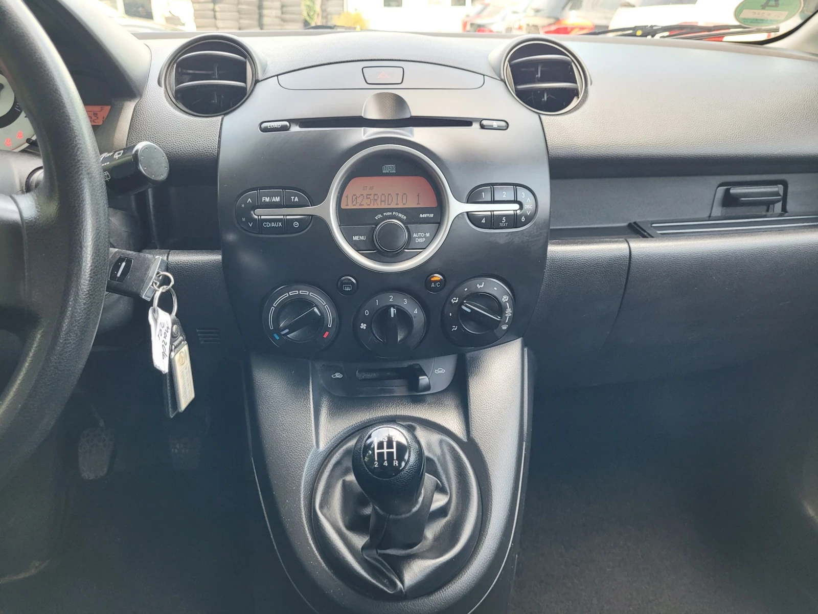 Mazda 2 1.4 i - изображение 10
