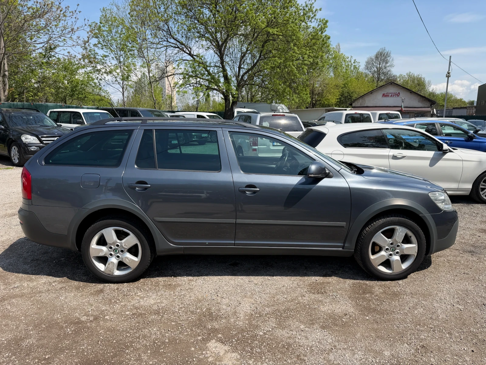 Skoda Octavia Scout 1.8TSI 4x4, снимка 2 - Автомобили и джипове - 54379932