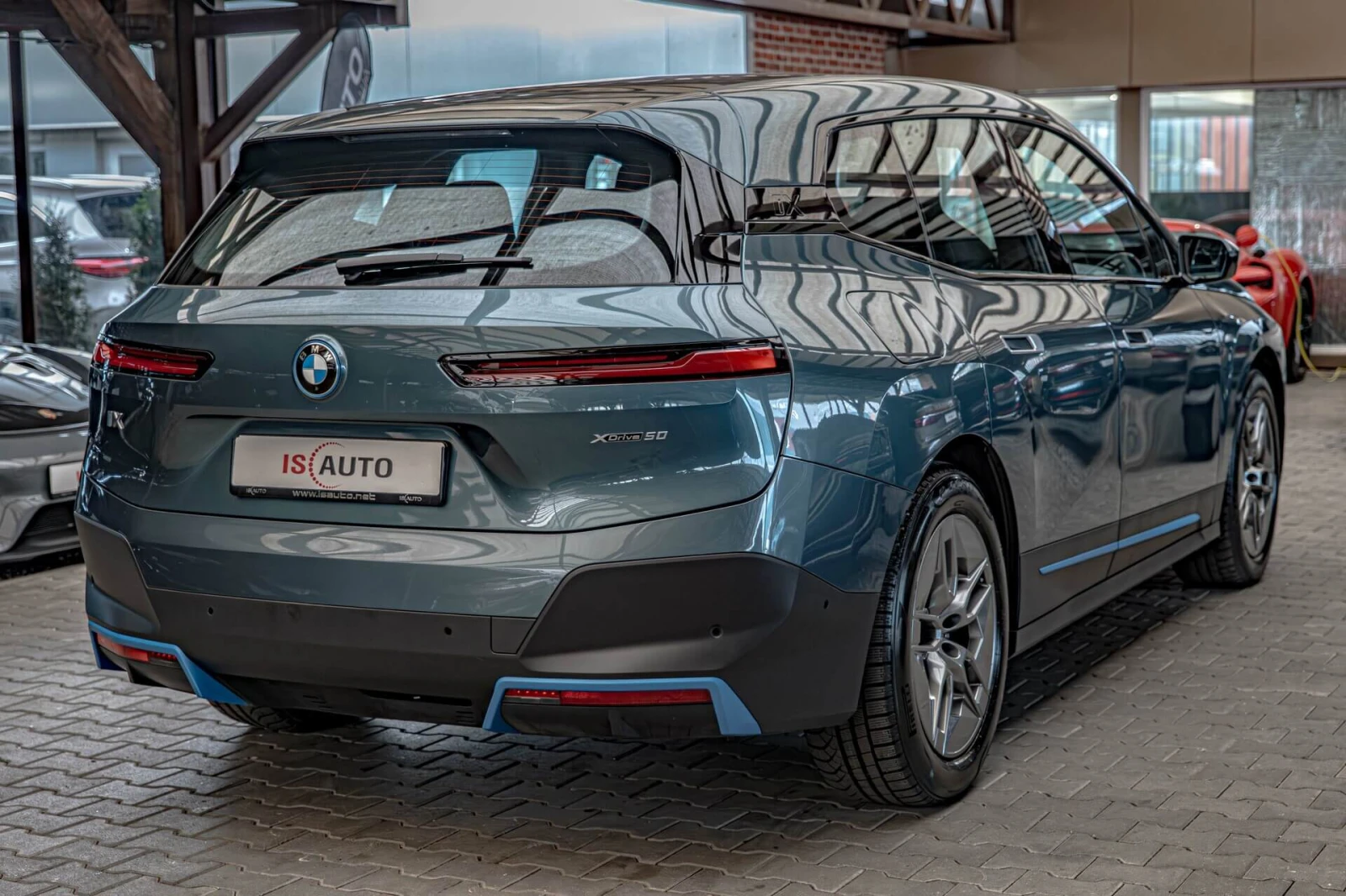 BMW iX xDrive 50/Harman Kardon/Камера 360/Ambient/Soft Cl, снимка 6 - Автомобили и джипове - 55108836