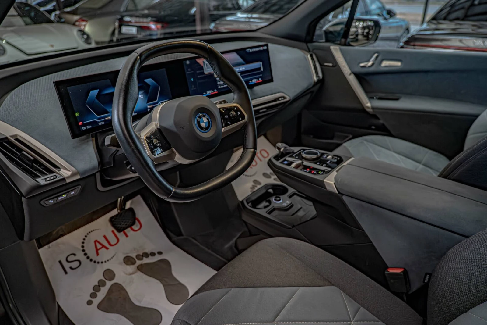 BMW iX xDrive 50/Harman Kardon/Камера 360/Ambient/Soft Cl, снимка 7 - Автомобили и джипове - 55108836