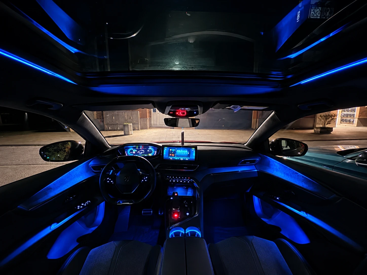 Peugeot 3008 GT* PHEV* 225HP* PANO* 360* FULL, снимка 11 - Автомобили и джипове - 55509489