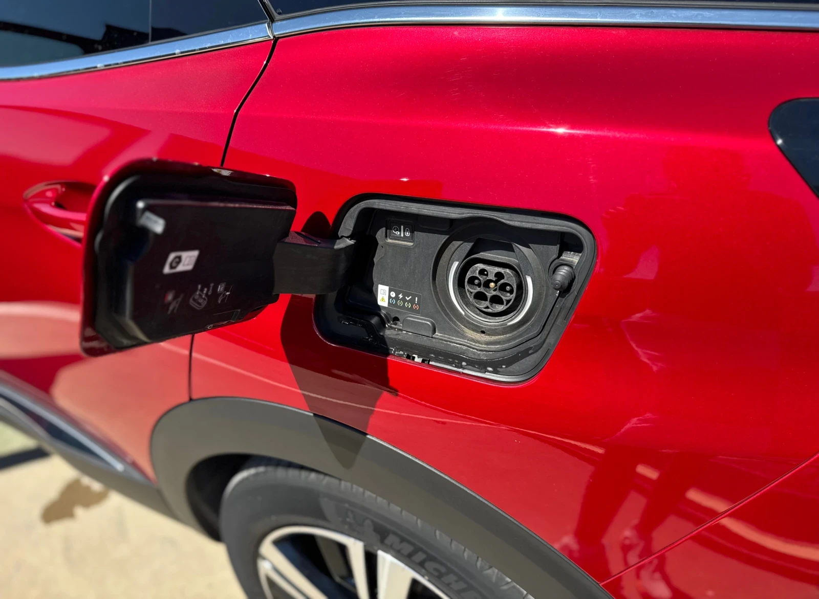 Peugeot 3008 GT* PHEV* 225HP* PANO* 360* FULL, снимка 9 - Автомобили и джипове - 55509489