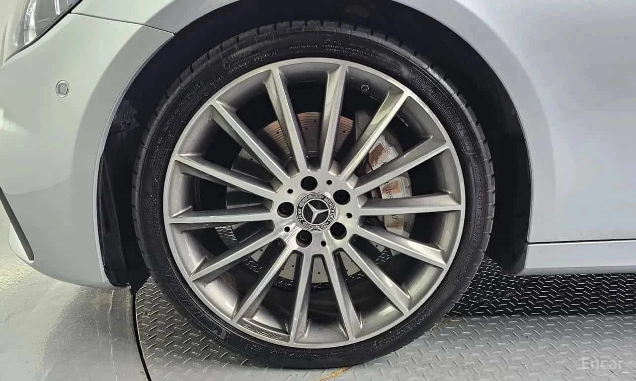 Mercedes-Benz E 350 4MATIC AMG Line * КРАЙНА ЦЕНА ДО БЪЛГАРИЯ * , снимка 5 - Автомобили и джипове - 55570662
