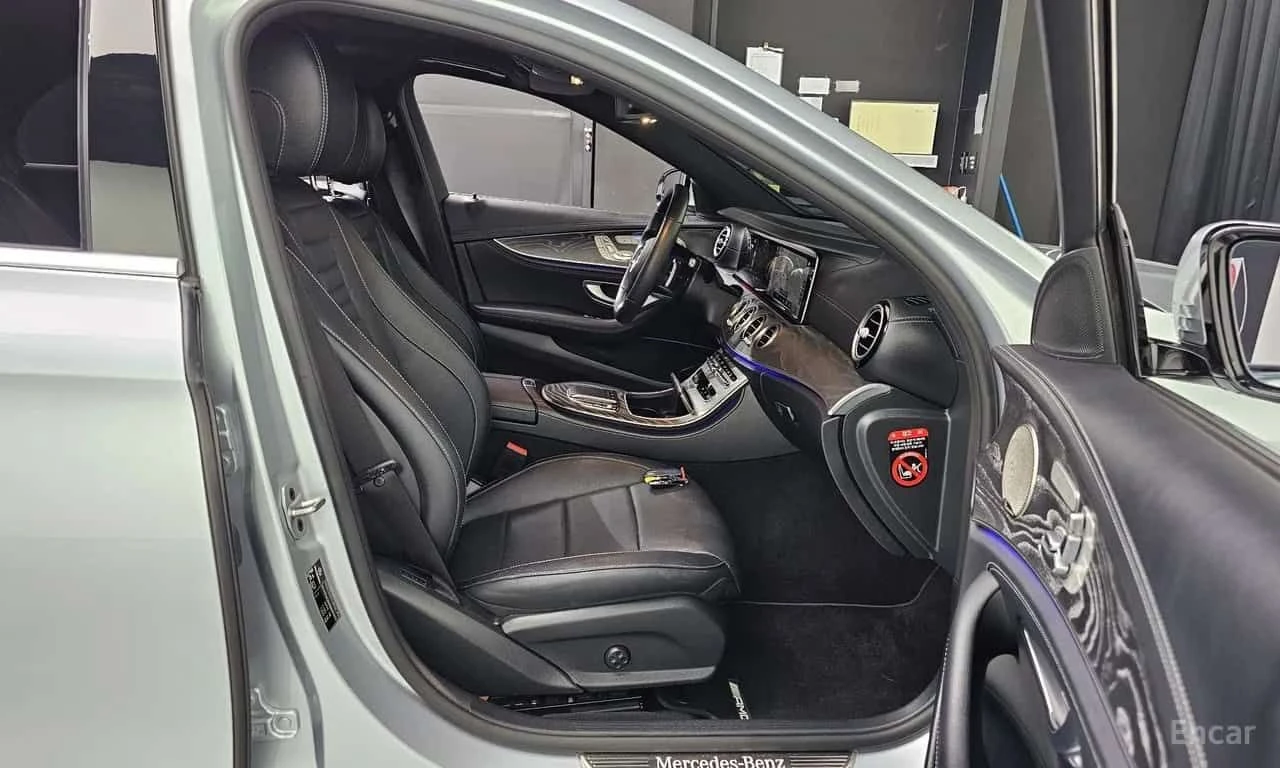 Mercedes-Benz E 350 4MATIC AMG Line * КРАЙНА ЦЕНА ДО БЪЛГАРИЯ * , снимка 12 - Автомобили и джипове - 55570662