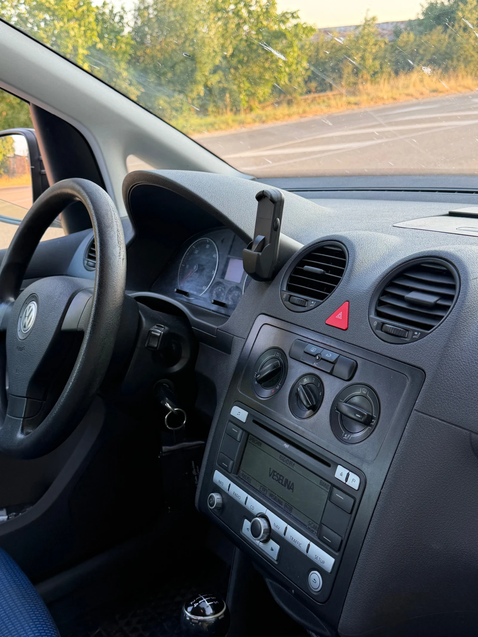 VW Caddy 1.9TDI KLIMA, снимка 6 - Автомобили и джипове - 55606685