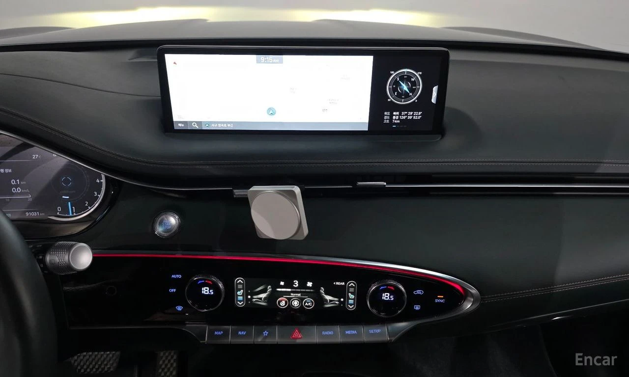 Genesis GV70 2.5T AWD* DISTRONIC* ПОДГРЕВ* ОБДУХВАНЕ* КАМЕРА* , снимка 11 - Автомобили и джипове - 55689151