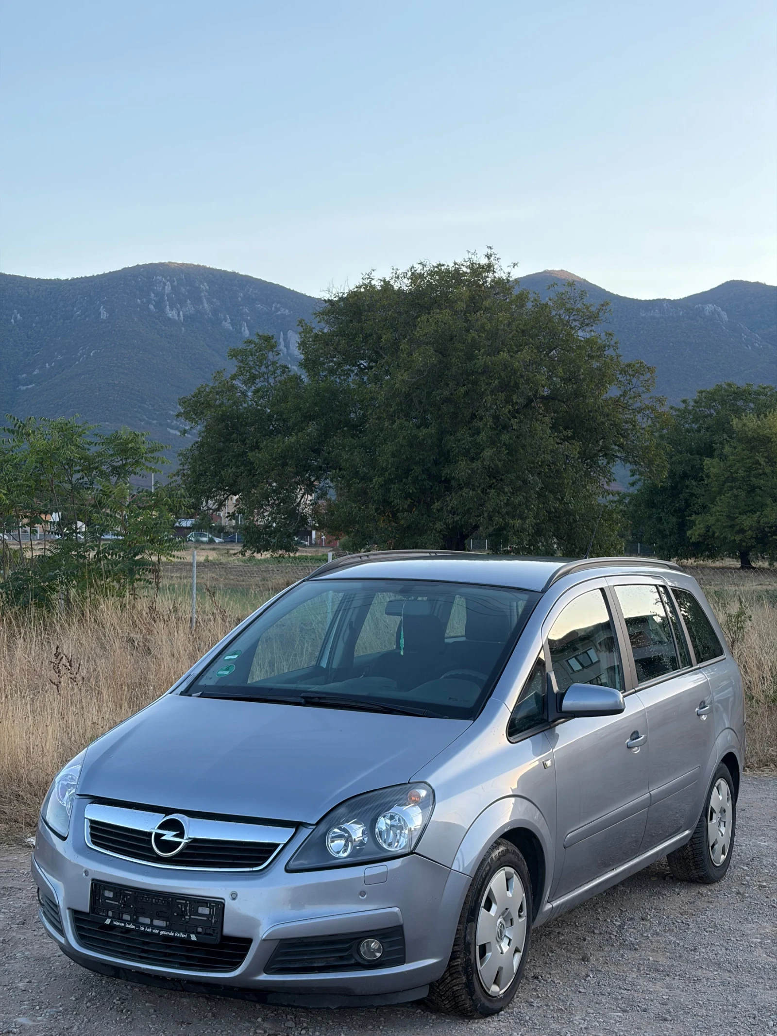 Opel Zafira 1.9CDTI* 7 SEATS, снимка 2 - Автомобили и джипове - 56041882