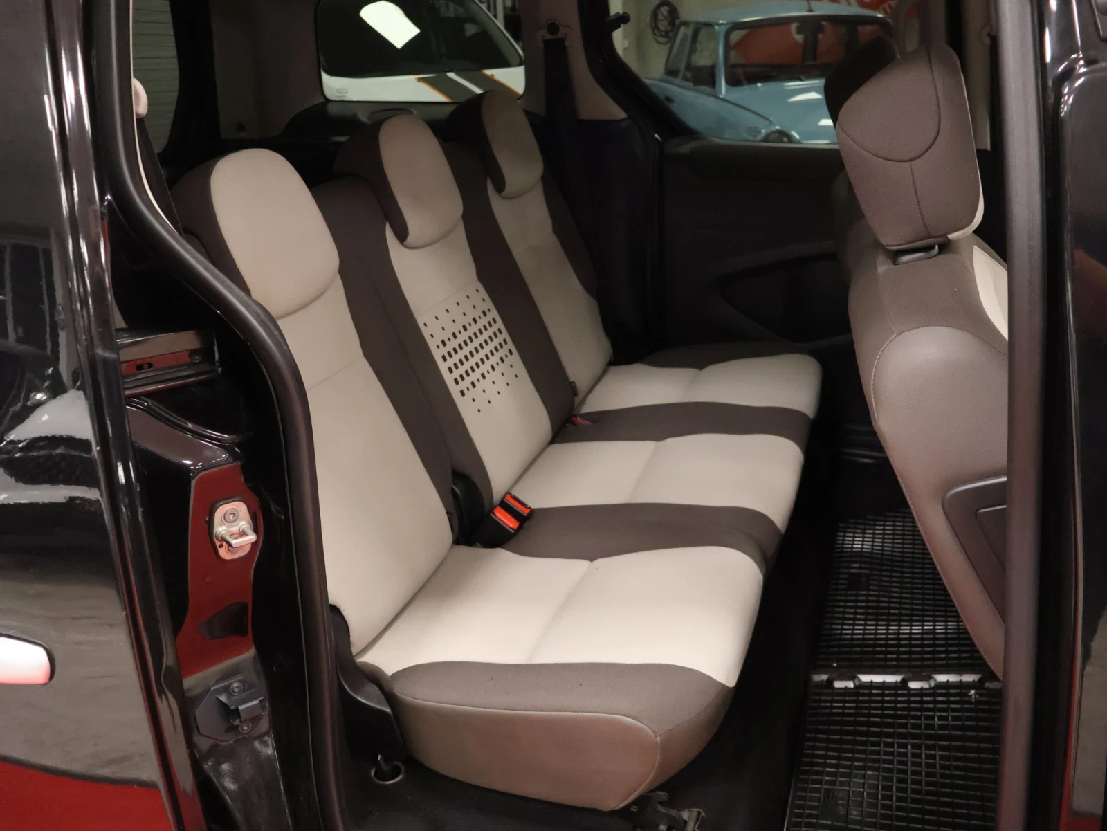 Citroen Berlingo 1.6 HDi | Пътнически | Обслужен, снимка 16 - Автомобили и джипове - 56217070