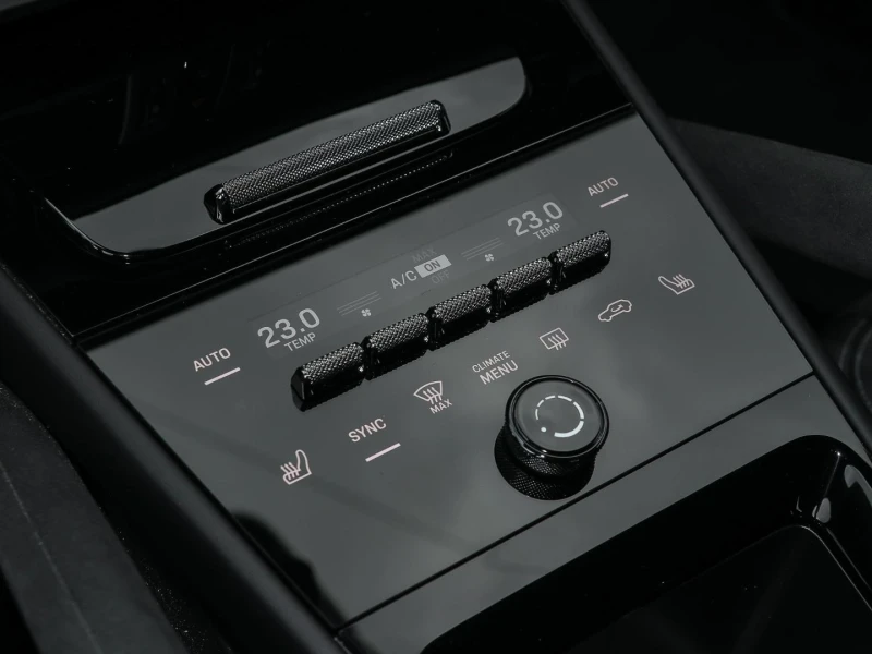 Porsche Cayenne TURBO E-HYBRID/GT PAKET/CERAMIC/CARBON/BOSE/360/  , снимка 14 - Автомобили и джипове - 51908226