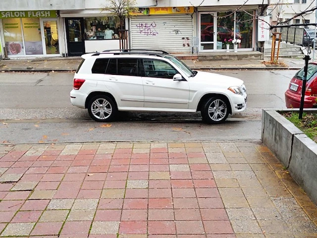 Mercedes-Benz GLK 350 CGI, снимка 3 - Автомобили и джипове - 52591399