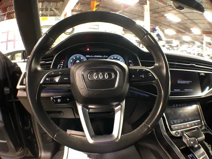 Audi Q8 55TFSI* S* LINE* MATRIX* ОБДУХВАНЕ* ДИСТРОНИК* 360, снимка 9 - Автомобили и джипове - 54445188